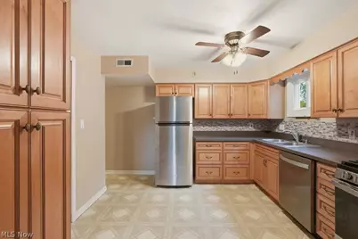 1637 Hanover Street, Cuyahoga Falls, OH 44221 - Photo 9