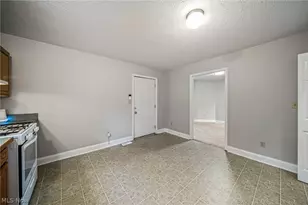 585-583 E Buchtel Ave, Akron, OH 44304 - Photo 13