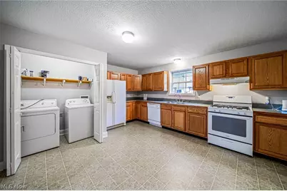 585-583 E Buchtel Avenue, Akron, OH 44304 - Photo 13