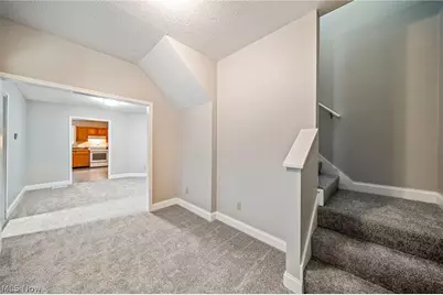 585-583 E Buchtel Avenue, Akron, OH 44304 - Photo 3
