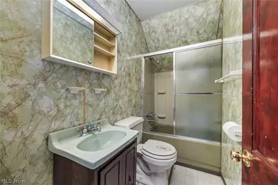 2011 E 31st Street, Lorain, OH 44055 - Photo 29