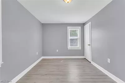 317 Illinois Avenue, Lorain, OH 44052 - Photo 17
