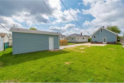 8012 Spring Garden Road, Parma, OH 44129 - Photo 35
