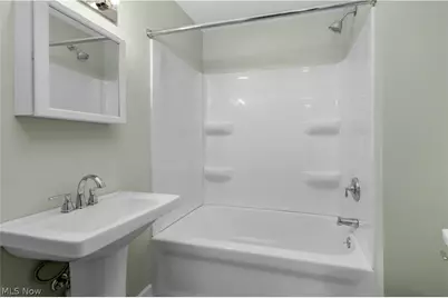 8012 Spring Garden Road, Parma, OH 44129 - Photo 17