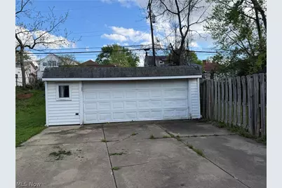 9316 Alexander Road, Garfield Heights, OH 44125 - Photo 15