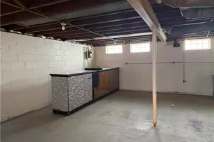 9316 Alexander Rd, Garfield Heights, OH 44125 - Photo 13