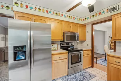 10471 Meadowhurst Lane, Chardon, OH 44024 - Photo 9