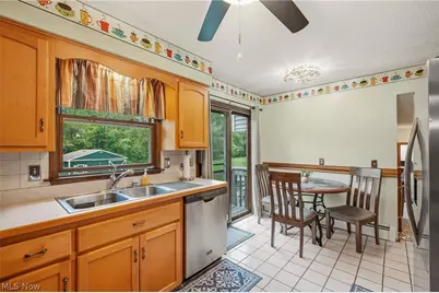 10471 Meadowhurst Lane, Chardon, OH 44024 - Photo 13