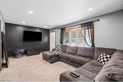 14316 Parkman Boulevard, Brook Park, OH 44142 - Photo 9