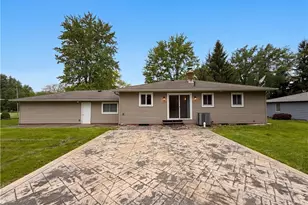 10845 Gregory Ln, North Royalton, OH 44133 - Photo 5