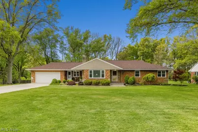 1319 Glamorgan Street, Alliance, OH 44601 - Photo 1