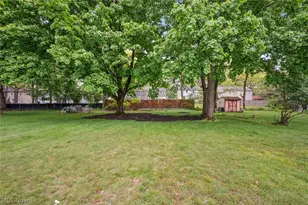 1291 Haverston Rd, Lyndhurst, OH 44124 - Photo 43