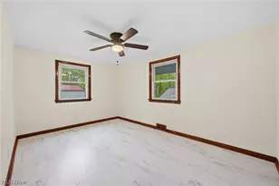 5452 W Webb Rd, Youngstown, OH 44515 - Photo 15