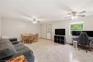 6343 Youngstown Hubbard Rd, Hubbard, OH 44425 - Photo 9