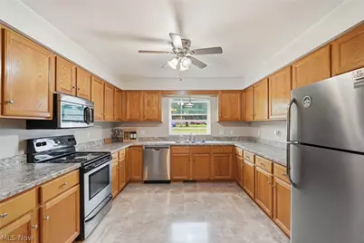 6343 Youngstown Hubbard Road, Hubbard, OH 44425 - Photo 13