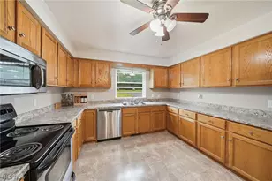 6343 Youngstown Hubbard Rd, Hubbard, OH 44425 - Photo 15