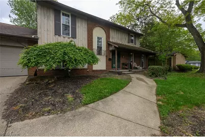 1805 Heritage Circle, Dover, OH 44622 - Photo 3
