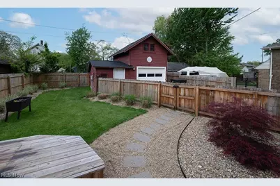 227 Roselawn Avenue NE, Warren, OH 44483 - Photo 5