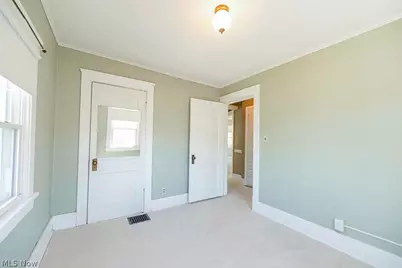 227 Roselawn Avenue NE, Warren, OH 44483 - Photo 23