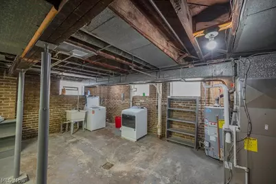 227 Roselawn Avenue NE, Warren, OH 44483 - Photo 35
