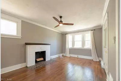 227 Roselawn Avenue NE, Warren, OH 44483 - Photo 7