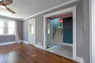 227 Roselawn Ave NE, Warren, OH 44483 - Photo 9