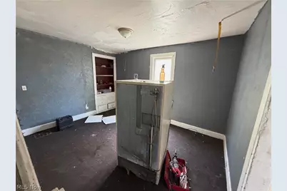 825 Laura Avenue, East Liverpool, OH 43920 - Photo 13