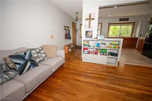 18889 Riverview Dr, Chagrin Falls, OH 44023 - Photo 3