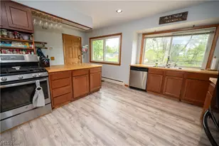 18889 Riverview Dr, Chagrin Falls, OH 44023 - Photo 5