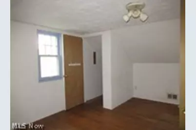 17408 Woodbury Avenue, Loveland, OH 44135 - Photo 9