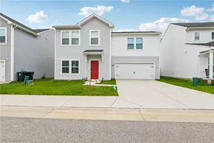 572 Auld Farm Cir, Akron, OH 44320 - Photo 1