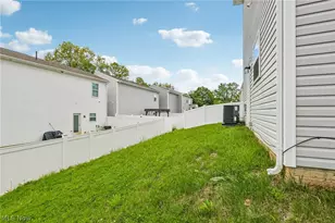 572 Auld Farm Cir, Akron, OH 44320 - Photo 27