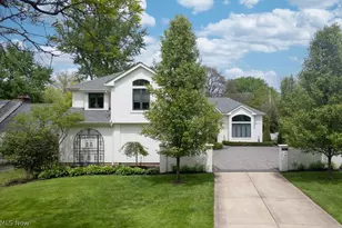 21121 S Woodland Rd, Huber Heights, OH 44122 - Photo 1