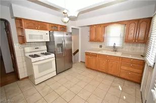 13129 Astor Ave, Loveland, OH 44135 - Photo 7