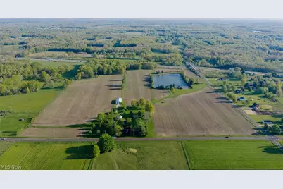 9865 Tallmadge Road, Diamond, OH 44412 - Photo 1