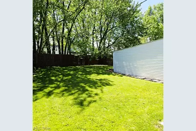 7515 Ridgefield Avenue, Parma, OH 44129 - Photo 19