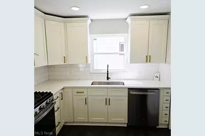7515 Ridgefield Avenue, Parma, OH 44129 - Photo 3