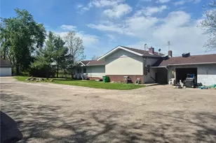 7511 Jeffries Ave, Garfield Heights, OH 44105 - Photo 9