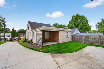 3731 Yale Avenue NW, Canton, OH 44709 - Photo 5