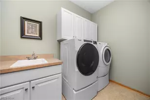 1056 Brigantine Ave, Uniontown, OH 44685 - Photo 3