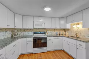 4310 Hyde Park, North Olmsted, OH 44070 - Photo 3