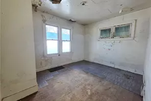 732 Kendall Ave, Steubenville, OH 43952 - Photo 9