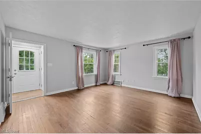 3504 E Scarborough Road, Cleveland Heights, OH 44118 - Photo 5