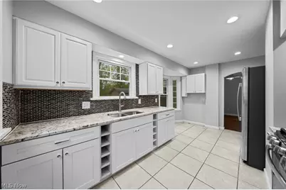 3504 E Scarborough Road, Cleveland Heights, OH 44118 - Photo 9