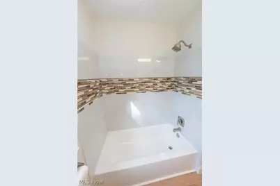 5906 Twin Lakes Drive, Parma, OH 44129 - Photo 17