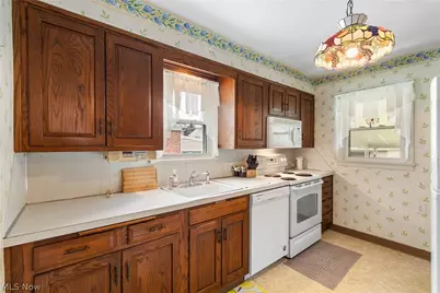 2525 Beverly Avenue, Akron, OH 44312 - Photo 13