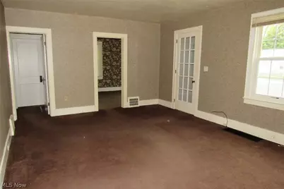 2042 W Prospect Road, Ashtabula, OH 44004 - Photo 7