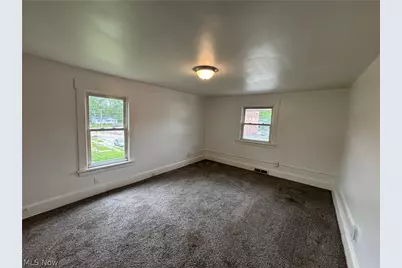 1713 Regal Avenue NE, Canton, OH 44705 - Photo 7