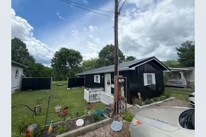 500 Holiday Avenue, Uhrichsville, OH 44683 - Photo 17