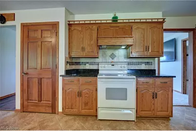 883 Basel Street, Sugarcreek, OH 44681 - Photo 7